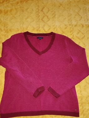 Tommy Hilfiger Raspberry Pink V-Neck Sweater with Burgundy Trim